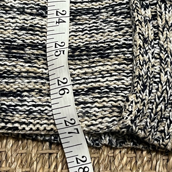 EUC EDDY BAUER Heavy Knit Cardigan with Exceptional Front Detailing - Picture 11 of 11